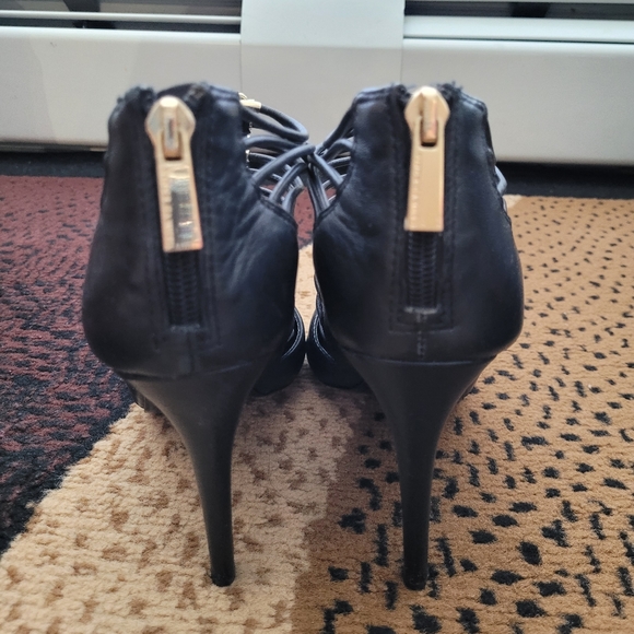 Vince Camuto Heels size 8.5 - Picture 4 of 10